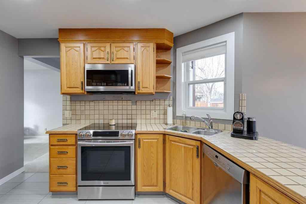 MLS® # A2271401 - 139 Wood Valley Rise SW in Woodbine Calgary, Residential Open Houses