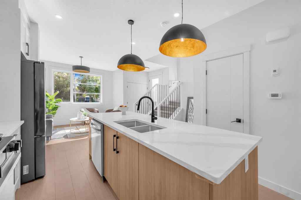 MLS&reg; # A2271413 - 2504 18 Street NW in Capitol Hill Calgary, Residential Open Houses