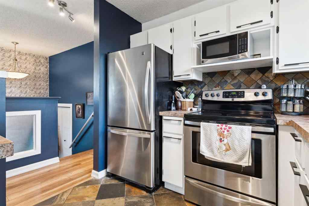 MLS® A2271415 - 147 Falchurch Crescent NE in Falconridge Calgary, Residential