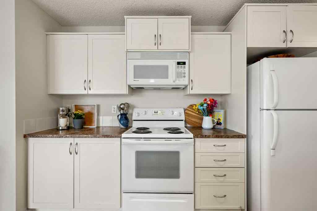 MLS® # A2271431 - Unit #2121 700 Willowbrook Road NW in Willowbrook Airdrie, Residential Open Houses