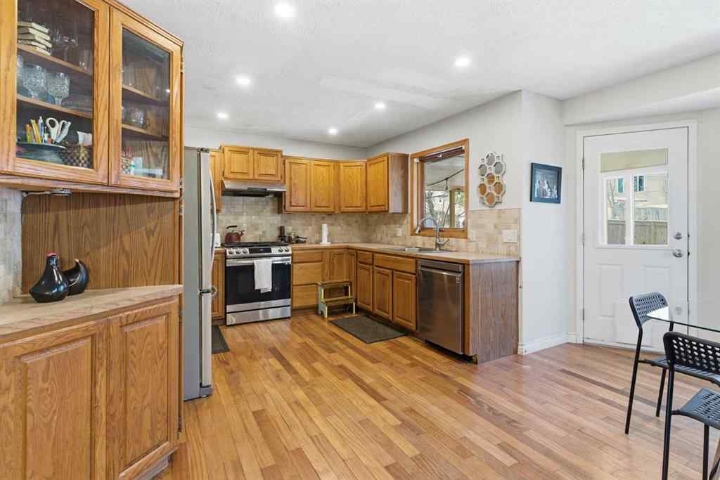 MLS&reg; # A2271461 - 239 Sandpiper Place NW in Sandstone Valley Calgary, Residential Open Houses