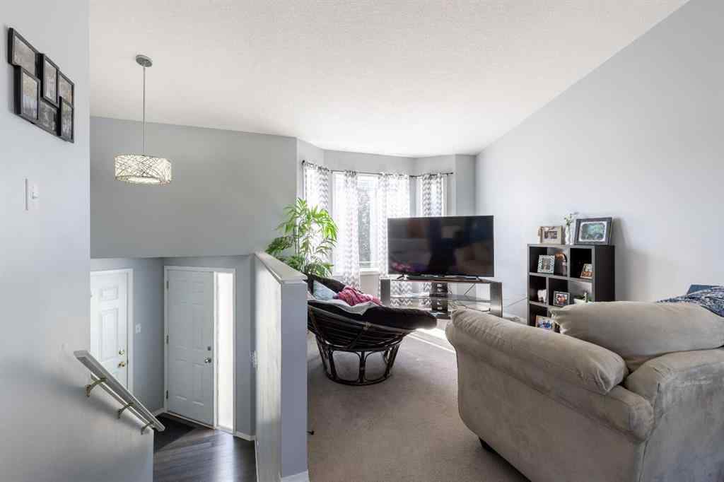 MLS&reg; # A2271467 - 188 Cougar Way N in Uplands Lethbridge, Residential Open Houses