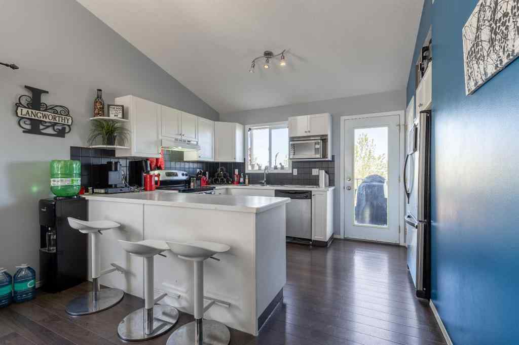 MLS&reg; # A2271467 - 188 Cougar Way N in Uplands Lethbridge, Residential Open Houses