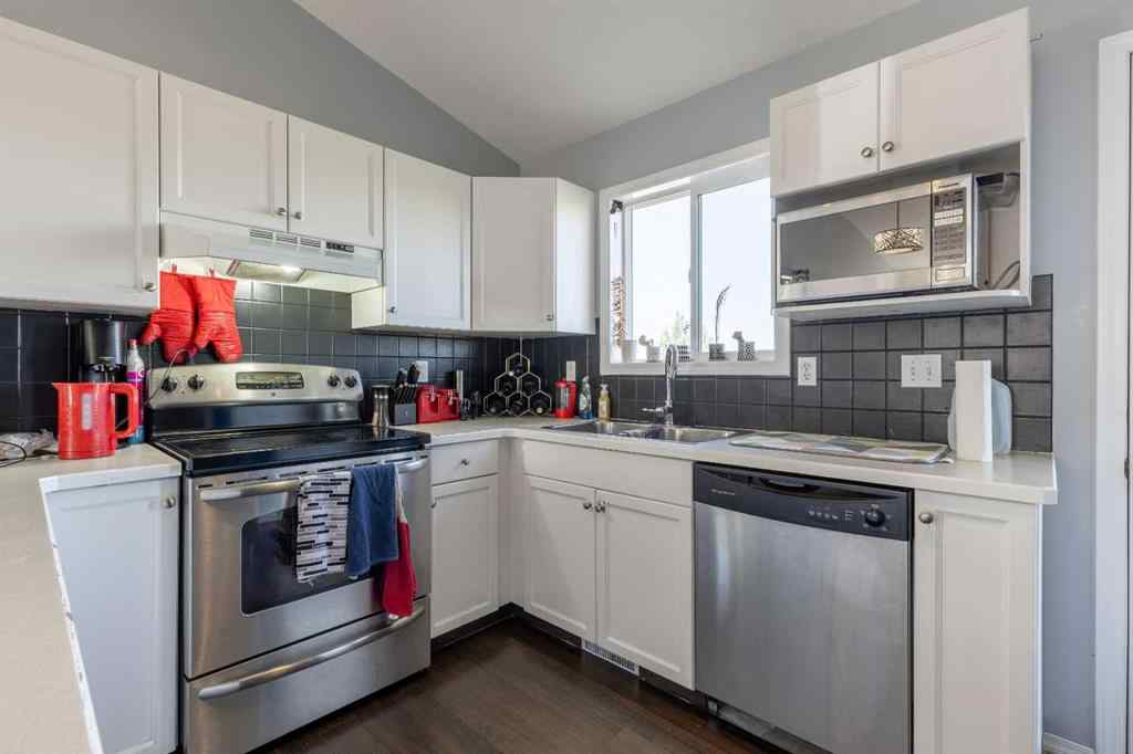 MLS&reg; # A2271467 - 188 Cougar Way N in Uplands Lethbridge, Residential Open Houses