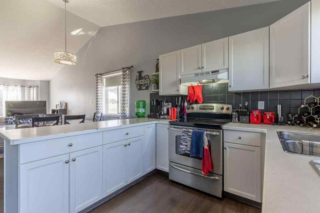 MLS&reg; # A2271467 - 188 Cougar Way N in Uplands Lethbridge, Residential Open Houses