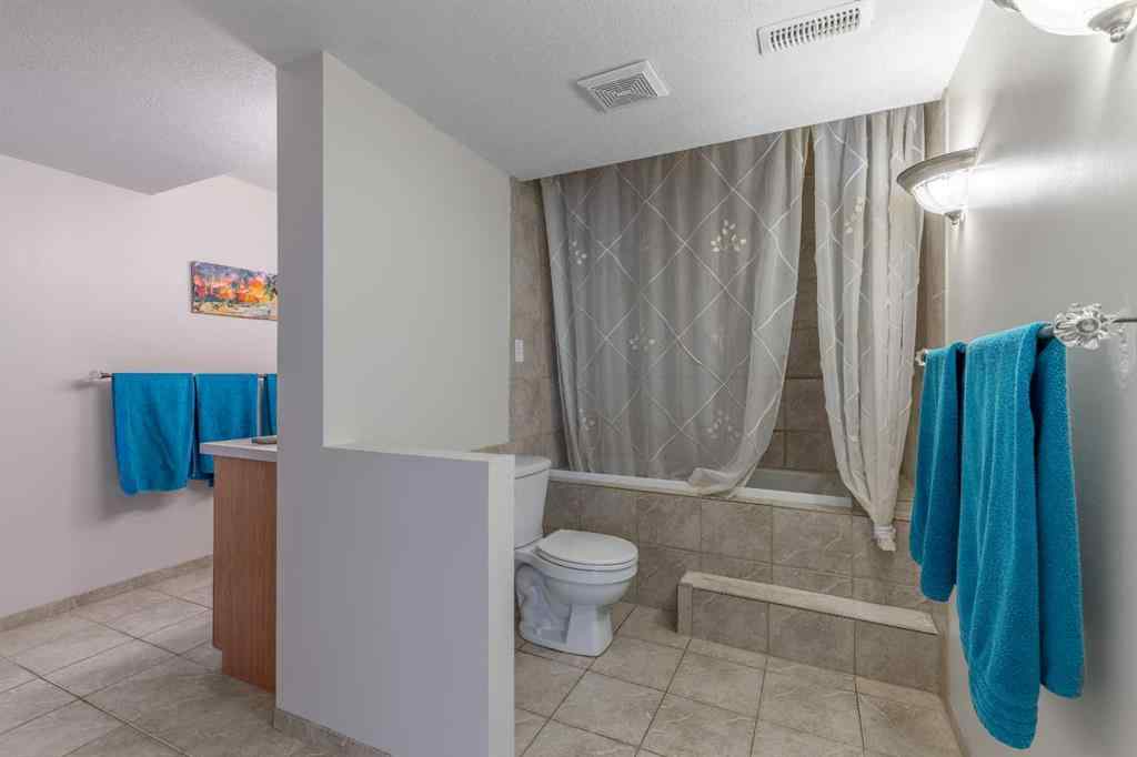 MLS&reg; # A2271467 - 188 Cougar Way N in Uplands Lethbridge, Residential Open Houses