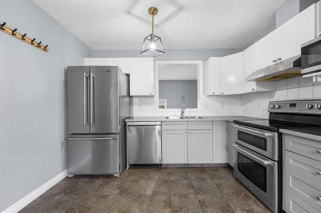 MLS&reg; # A2271482 - 118 Copperfield Lane SE in Copperfield Calgary, Residential Open Houses