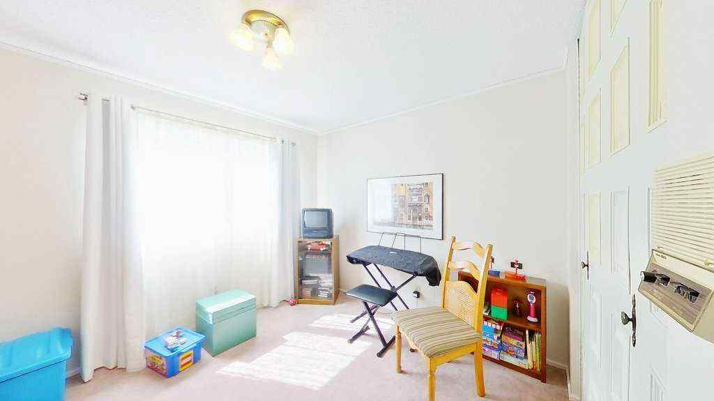 MLS&reg; # A2271484 - 26 Lake Ere Estates  in Kinniburgh North Chestermere, Residential Open Houses