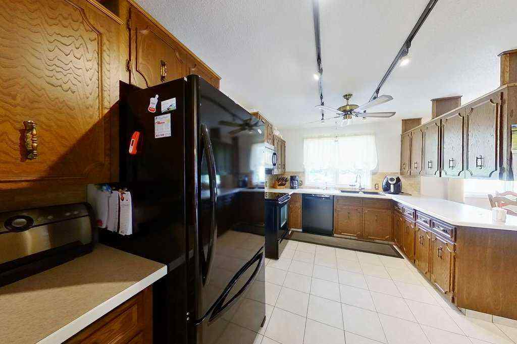 MLS&reg; # A2271484 - 26 Lake Ere Estates  in Kinniburgh North Chestermere, Residential Open Houses