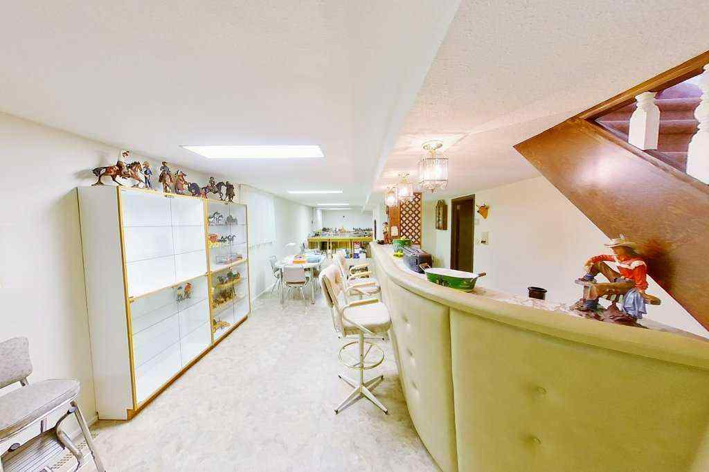 MLS&reg; # A2271484 - 26 Lake Ere Estates  in Kinniburgh North Chestermere, Residential Open Houses