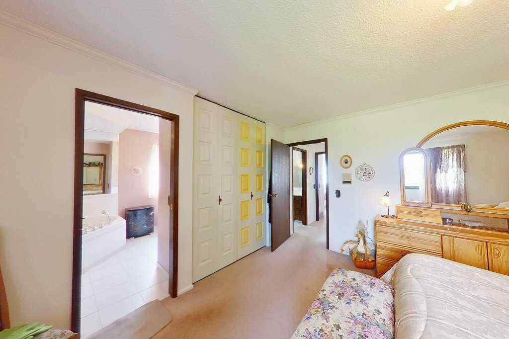 MLS&reg; # A2271484 - 26 Lake Ere Estates  in Kinniburgh North Chestermere, Residential Open Houses