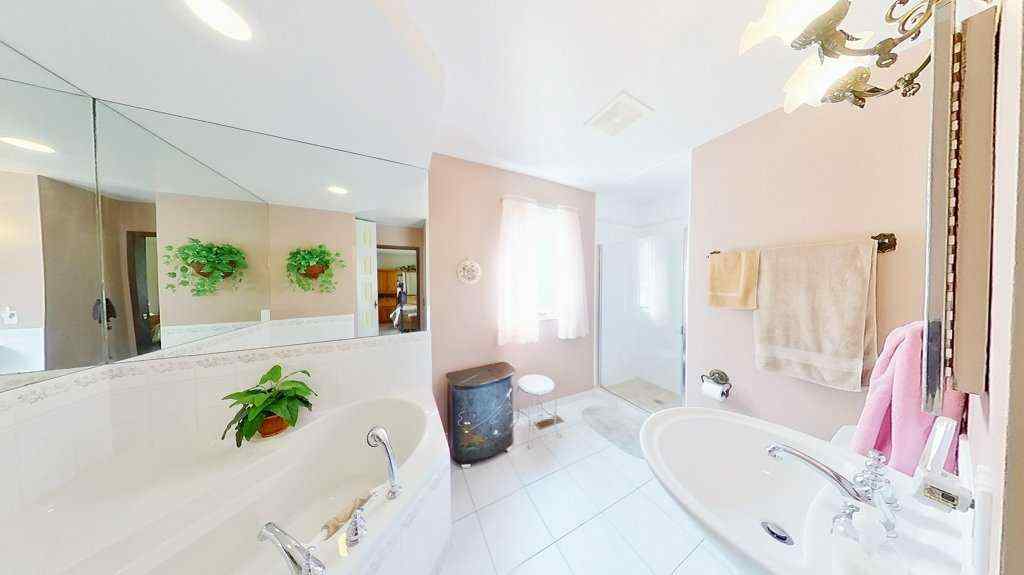 MLS&reg; # A2271484 - 26 Lake Ere Estates  in Kinniburgh North Chestermere, Residential Open Houses