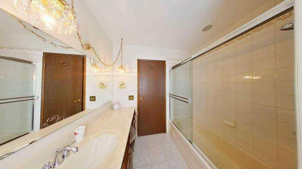 MLS&reg; # A2271484 - 26 Lake Ere Estates  in Kinniburgh North Chestermere, Residential Open Houses