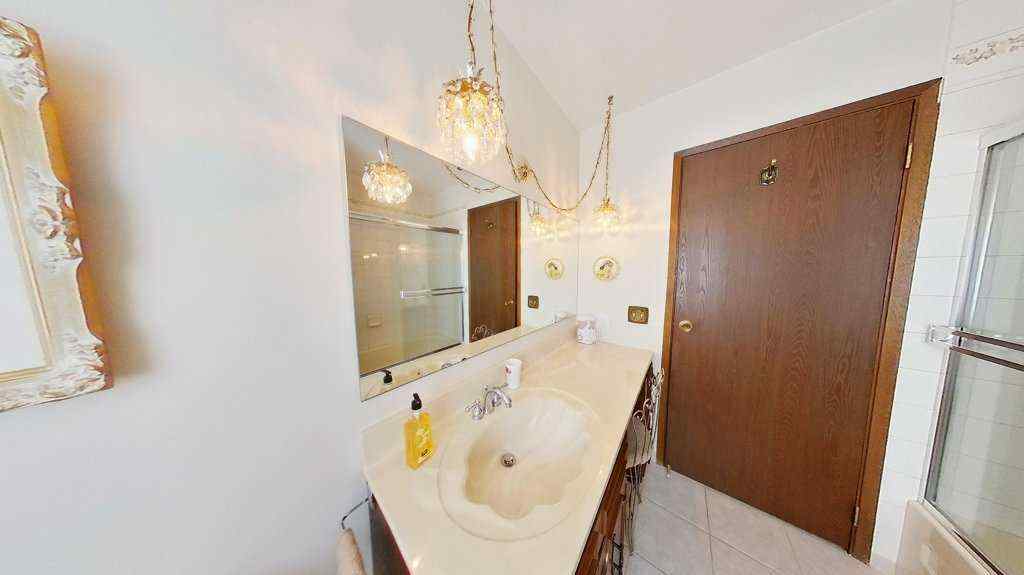 MLS&reg; # A2271484 - 26 Lake Ere Estates  in Kinniburgh North Chestermere, Residential Open Houses