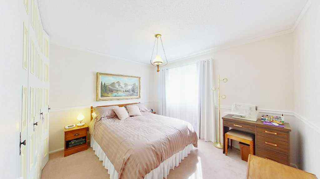 MLS&reg; # A2271484 - 26 Lake Ere Estates  in Kinniburgh North Chestermere, Residential Open Houses