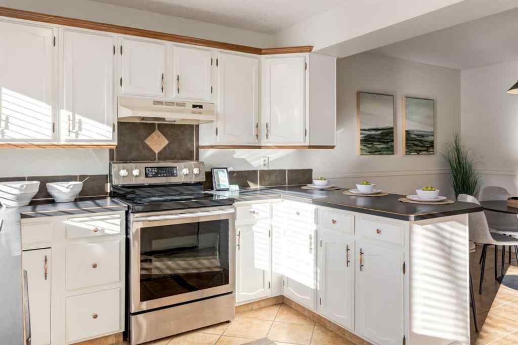 MLS&reg; # A2271488 - 116 Point Drive NW in Point McKay Calgary, Residential Open Houses