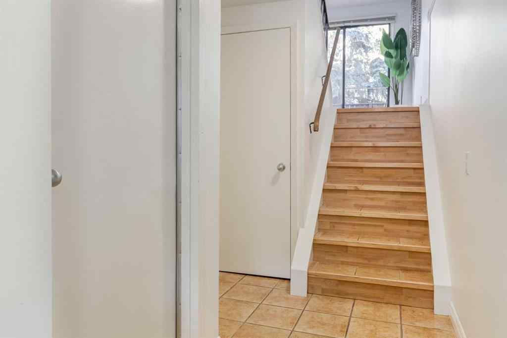 MLS&reg; # A2271488 - 116 Point Drive NW in Point McKay Calgary, Residential Open Houses