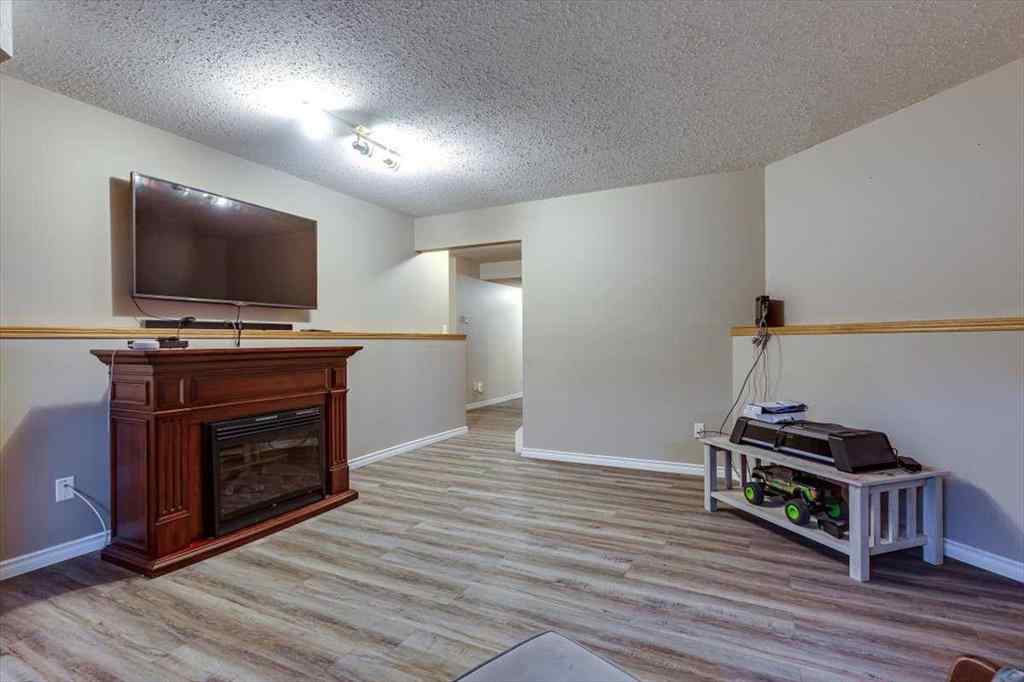 MLS&reg; # A2271490 - 14 Lawrence Crescent  in Lancaster Meadows Red Deer, Residential Open Houses