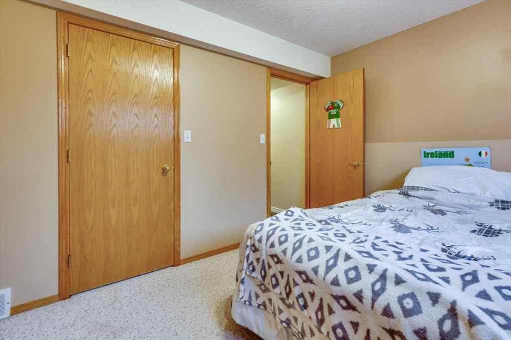 MLS&reg; # A2271490 - 14 Lawrence Crescent  in Lancaster Meadows Red Deer, Residential Open Houses