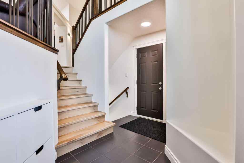 MLS&reg; # A2271515 - 477 Edinburgh Road W in West Highlands Lethbridge, Residential Open Houses