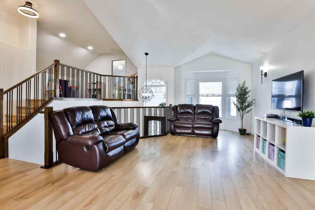 MLS&reg; # A2271515 - 477 Edinburgh Road W in West Highlands Lethbridge, Residential Open Houses