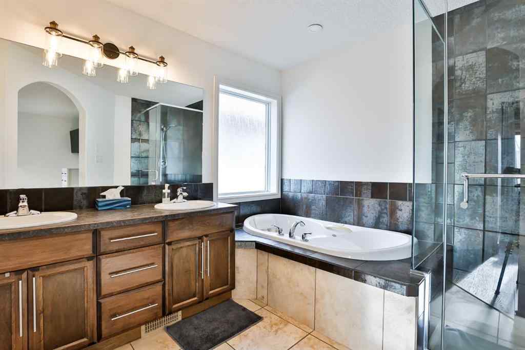 MLS&reg; # A2271515 - 477 Edinburgh Road W in West Highlands Lethbridge, Residential Open Houses