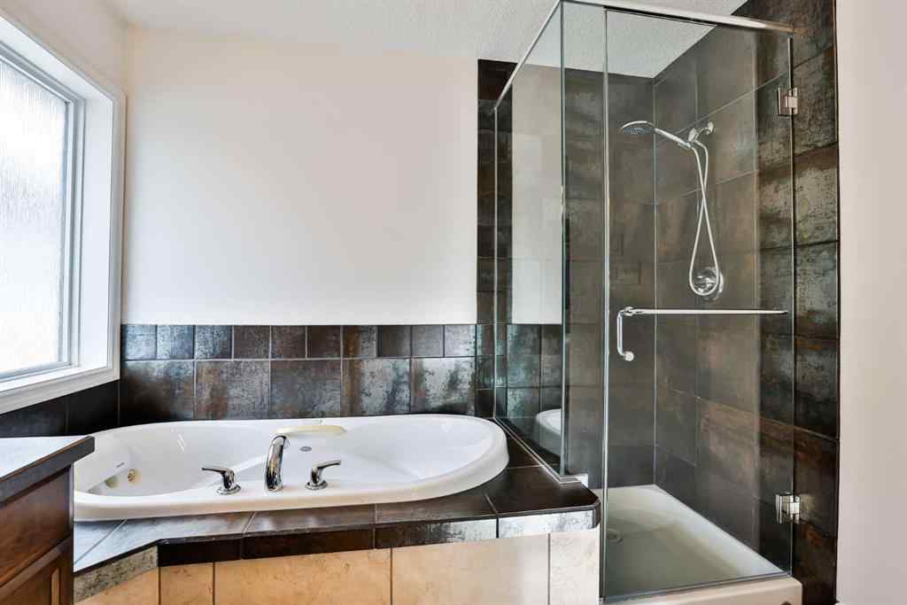 MLS&reg; # A2271515 - 477 Edinburgh Road W in West Highlands Lethbridge, Residential Open Houses