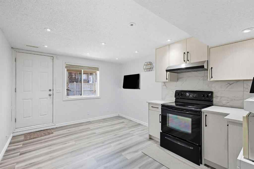 MLS&reg; # A2271522 - 129 Luxstone Green SW in Luxstone Airdrie, Residential Open Houses