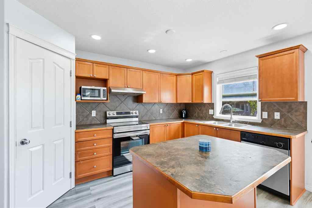 MLS&reg; # A2271522 - 129 Luxstone Green SW in Luxstone Airdrie, Residential Open Houses