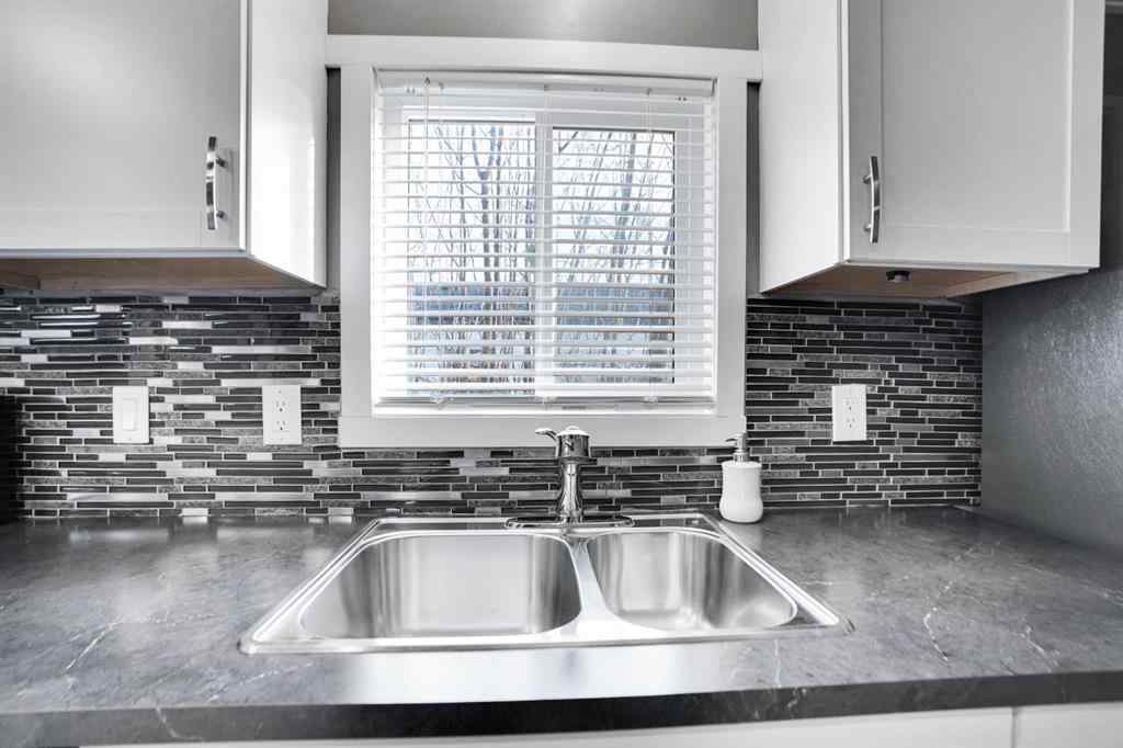 MLS&reg; # A2271534 - Unit #208 3223 83 Street NW in Greenwood/Greenbriar Calgary, Mobile Open Houses