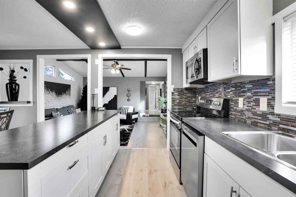 MLS&reg; # A2271534 - Unit #208 3223 83 Street NW in Greenwood/Greenbriar Calgary, Mobile Open Houses