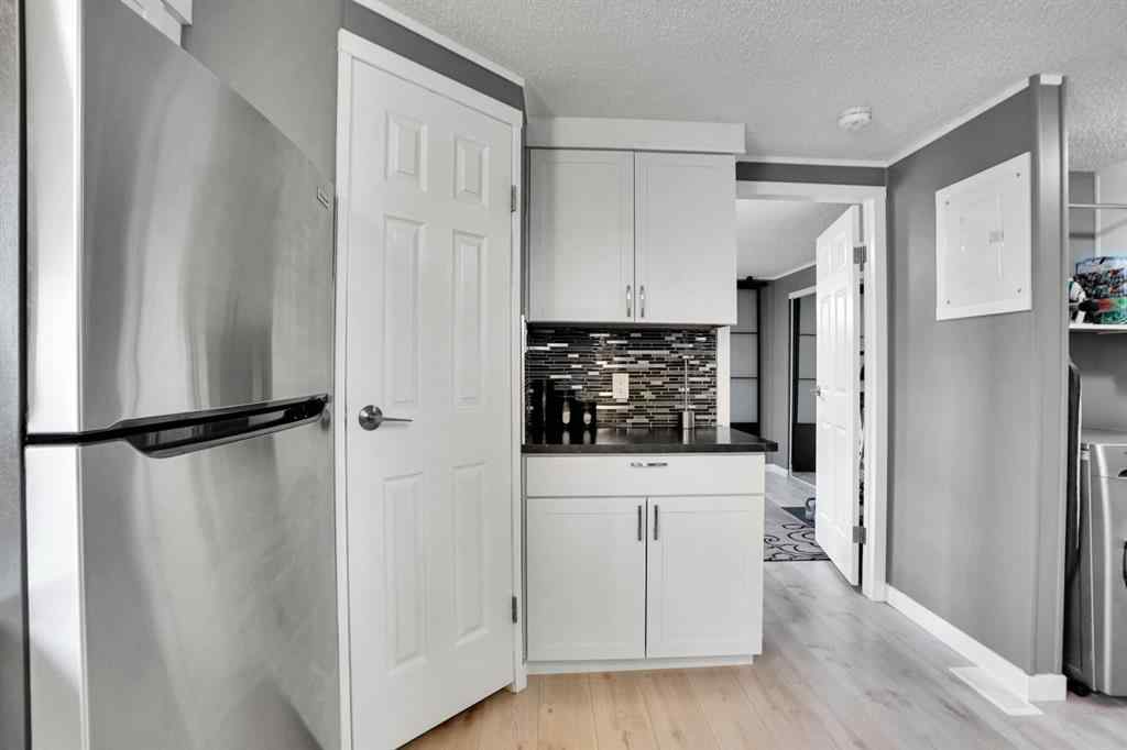 MLS&reg; # A2271534 - Unit #208 3223 83 Street NW in Greenwood/Greenbriar Calgary, Mobile Open Houses