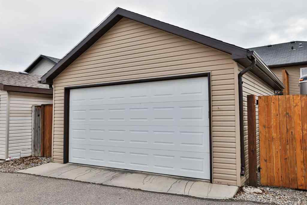 MLS&reg; # A2271536 - 532 Silkstone Crescent W in Copperwood Lethbridge, Residential Open Houses