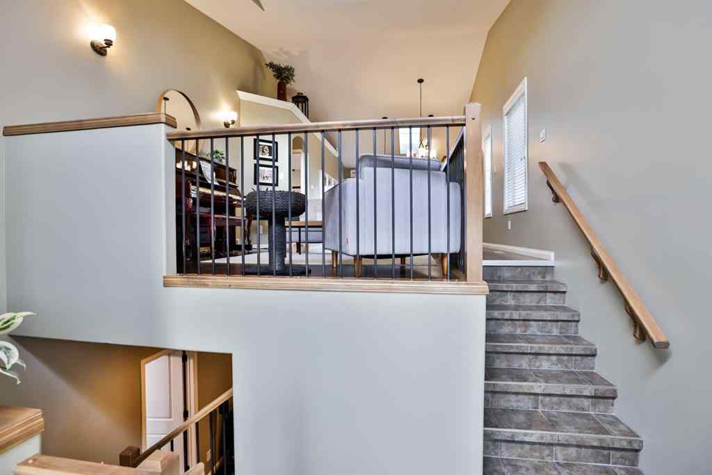 MLS&reg; # A2271536 - 532 Silkstone Crescent W in Copperwood Lethbridge, Residential Open Houses