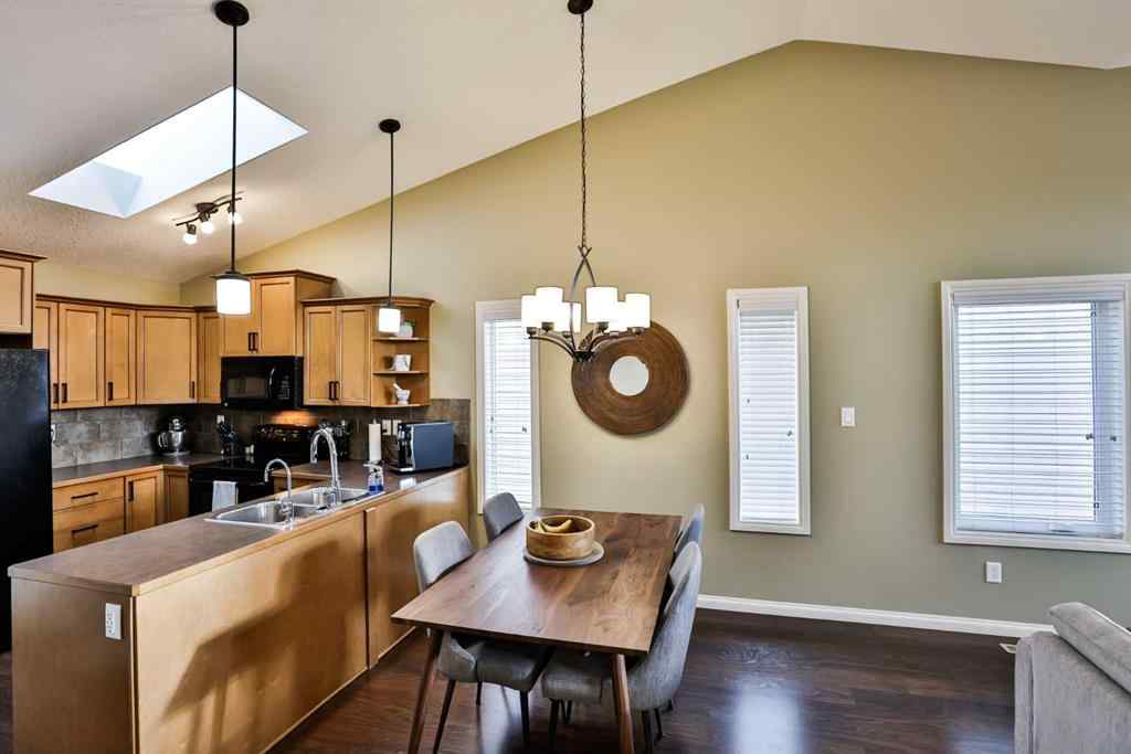 MLS&reg; # A2271536 - 532 Silkstone Crescent W in Copperwood Lethbridge, Residential Open Houses