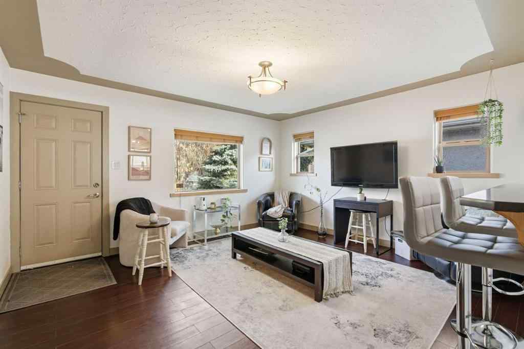MLS&reg; # A2271547 - 535 30 Avenue NW in Mount Pleasant Calgary, Residential Open Houses