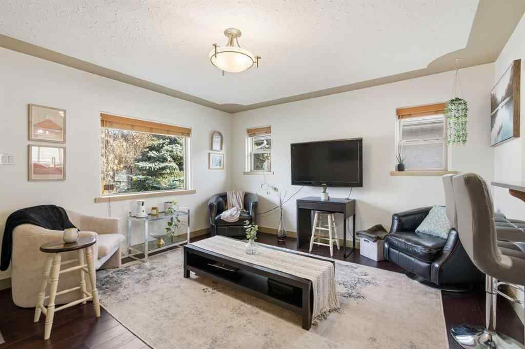 MLS&reg; # A2271547 - 535 30 Avenue NW in Mount Pleasant Calgary, Residential Open Houses