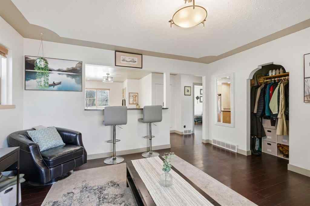 MLS&reg; # A2271547 - 535 30 Avenue NW in Mount Pleasant Calgary, Residential Open Houses