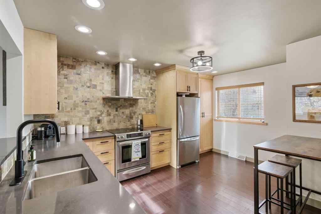 MLS&reg; # A2271547 - 535 30 Avenue NW in Mount Pleasant Calgary, Residential Open Houses