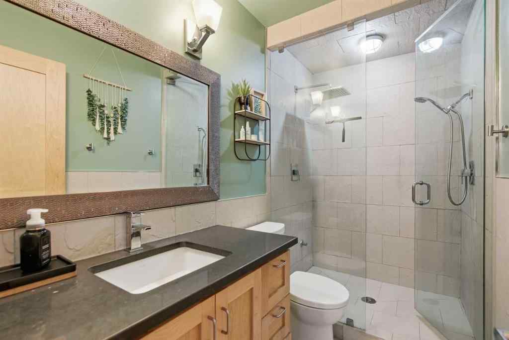 MLS&reg; # A2271547 - 535 30 Avenue NW in Mount Pleasant Calgary, Residential Open Houses