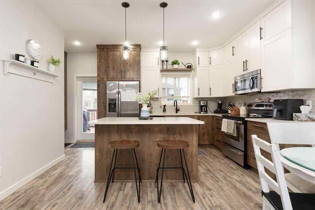 MLS&reg; # A2271548 - 553 Blackwolf Boulevard N in Blackwolf 1 Lethbridge, Residential Open Houses