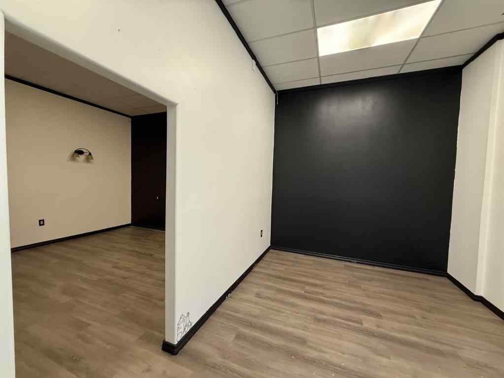 MLS&reg; # A2271558 - Unit #Bay 6 105 Government Road  in Hardisty Hinton, Commercial Open Houses