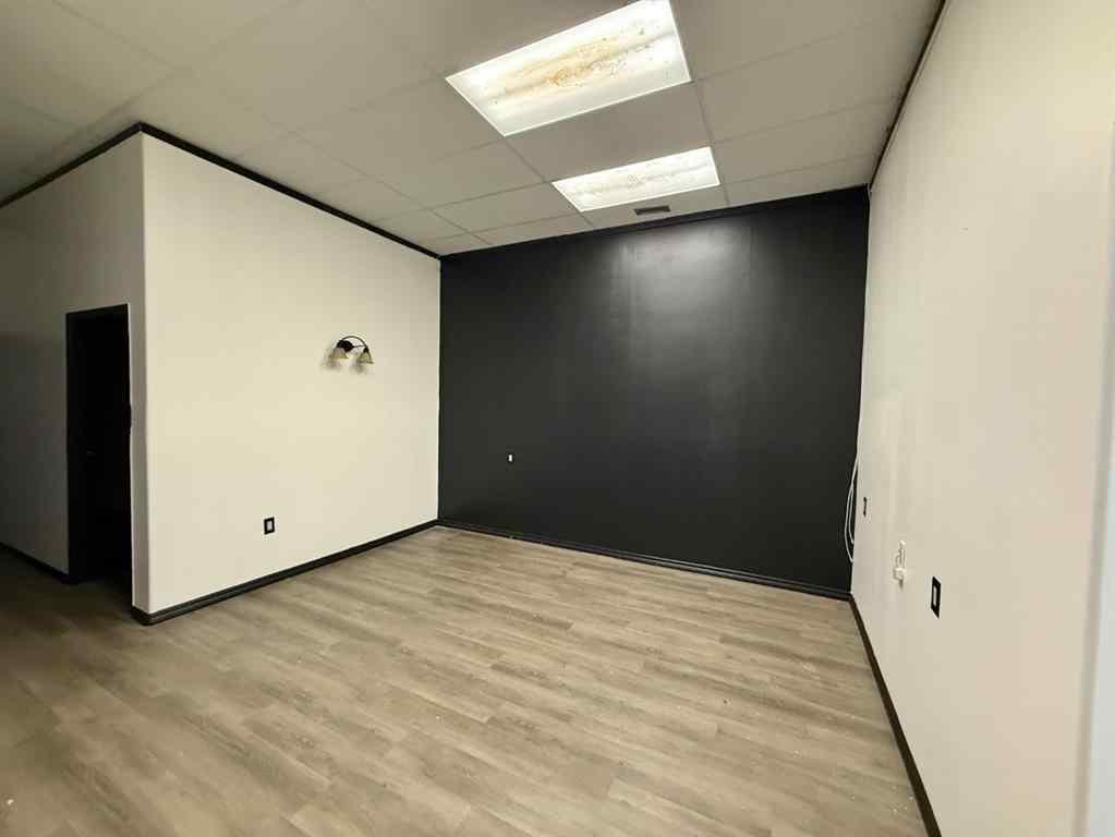 MLS&reg; # A2271558 - Unit #Bay 6 105 Government Road  in Hardisty Hinton, Commercial Open Houses