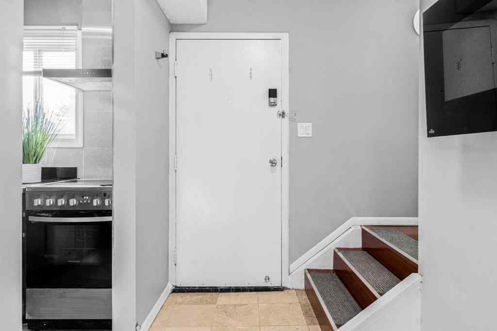 MLS&reg; # A2271562 - Unit #8 3726 Centre Street NE in Highland Park Calgary, Residential Open Houses