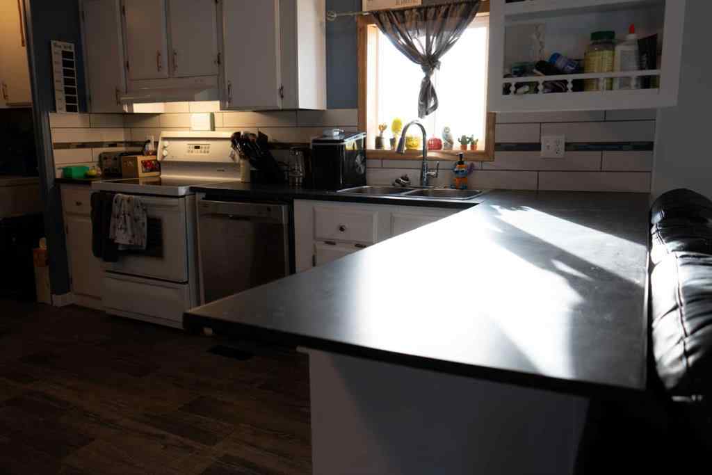 MLS&reg; # A2271570 - Unit #84 2715 Westside Drive W in West Side Trailer Court Lethbridge, Mobile Open Houses