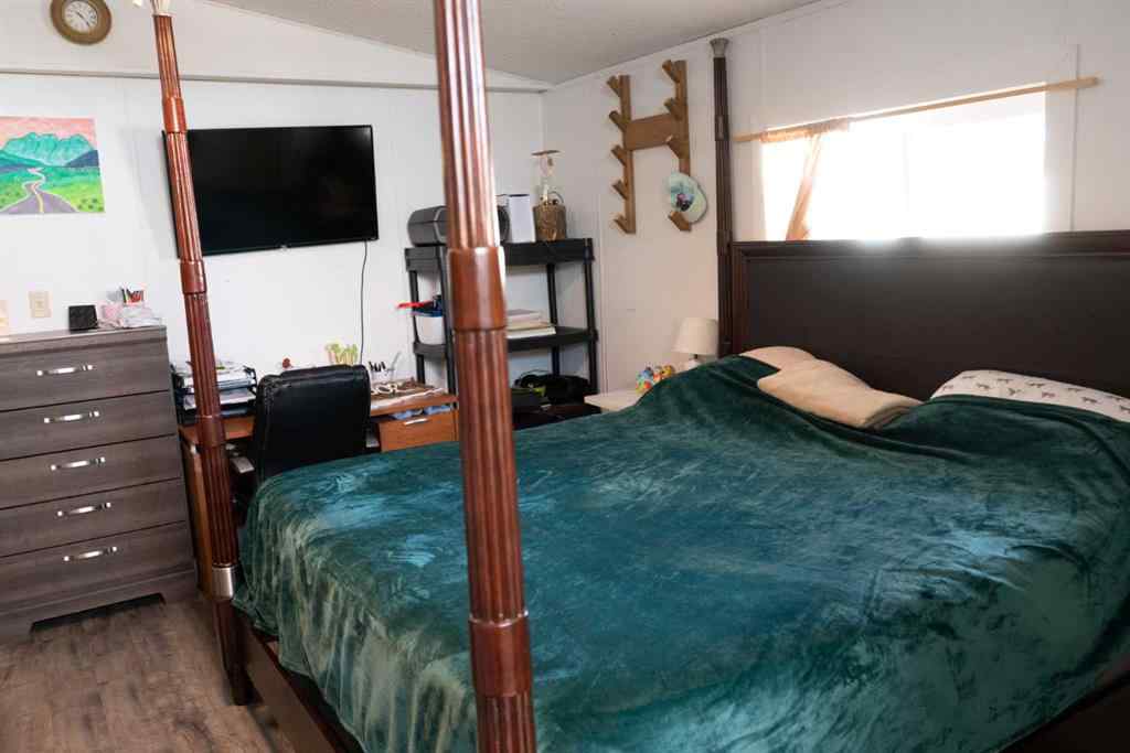 MLS&reg; # A2271570 - Unit #84 2715 Westside Drive W in West Side Trailer Court Lethbridge, Mobile Open Houses