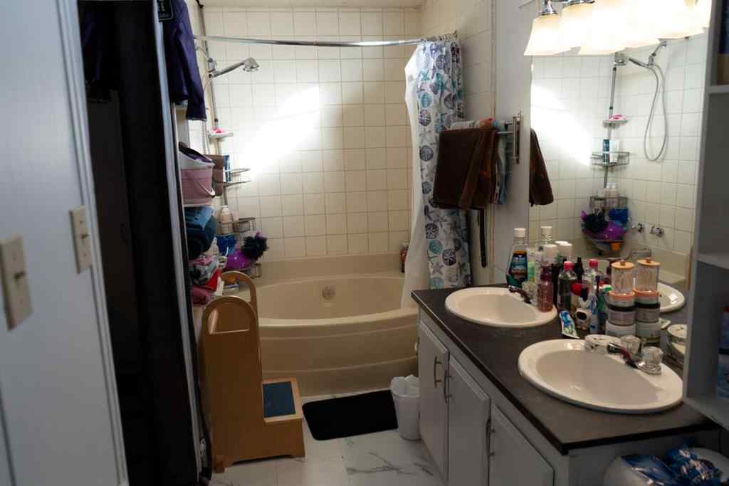 MLS&reg; # A2271570 - Unit #84 2715 Westside Drive W in West Side Trailer Court Lethbridge, Mobile Open Houses