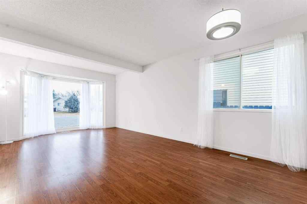 MLS&reg; # A2271576 - 43 Sunmills Court SE in Sundance Calgary, Residential Open Houses