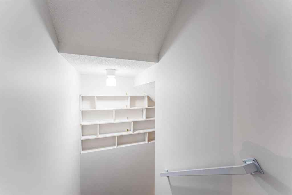 MLS&reg; # A2271576 - 43 Sunmills Court SE in Sundance Calgary, Residential Open Houses