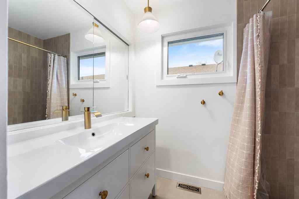 MLS&reg; # A2271579 - 2606 26 Street SW in Killarney/Glengarry Calgary, Residential Open Houses